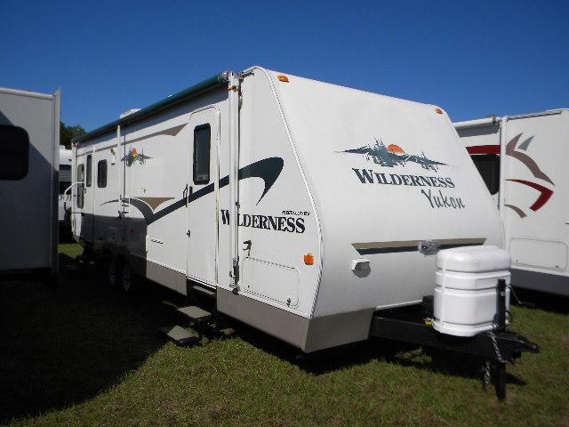 Used 2004 Fleetwood Wilderness YUKON Travel Trailer For Sale